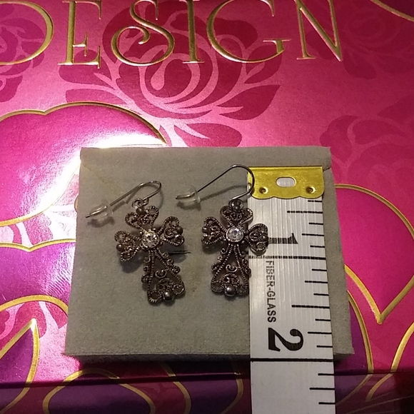 Necklace & earrings (By Designs) - Picture 3 of 5